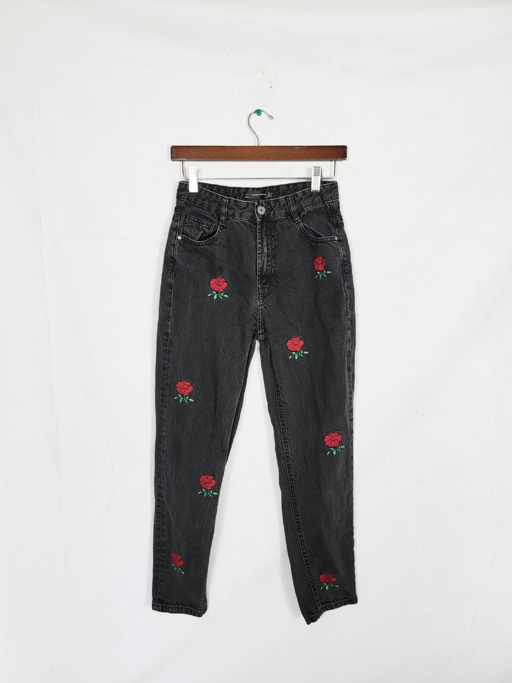 Zara Size 4 Black Rose Embroidered High-Waist Jeans